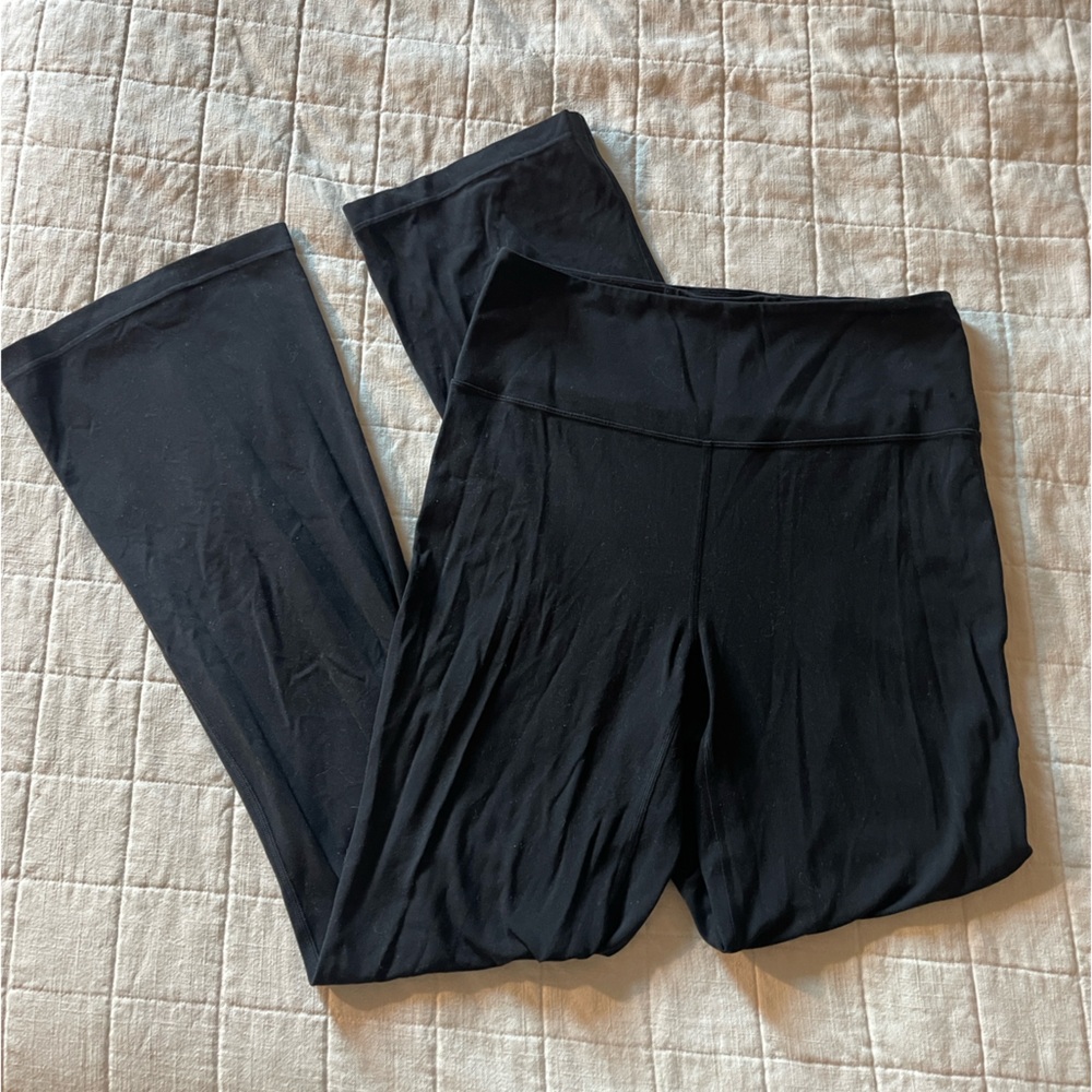 COPY - Groove Nulu Super-High-Rise Flared
Pant